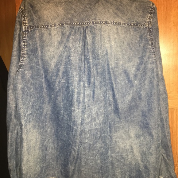 Maurices 2x Button up - Picture 2 of 5